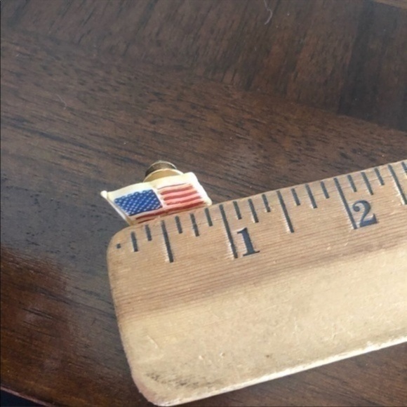 Vintage American Flag 🇺🇸 Pin - Picture 3 of 3